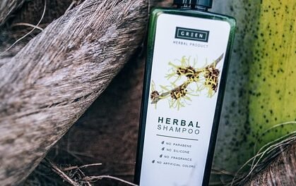 Best Herbal Shampoos for Strong & Healthy Hair
